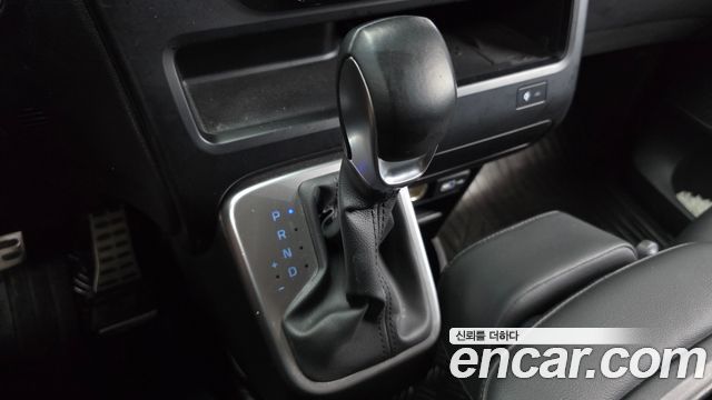 Hyundai Staria 2024 — photo 12