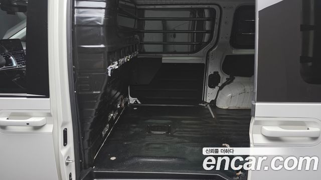 Hyundai Staria 2024 — photo 17