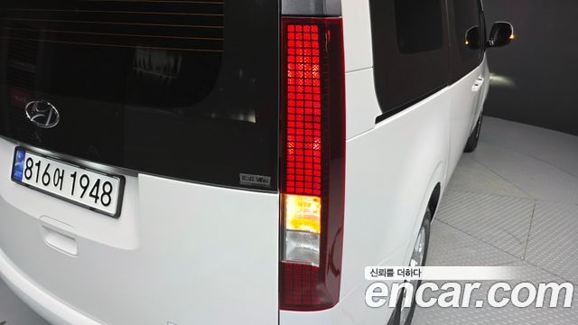 Hyundai Staria 2024 — photo 9