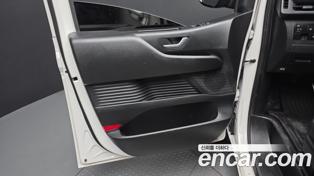 Hyundai Staria 2024 — photo 14