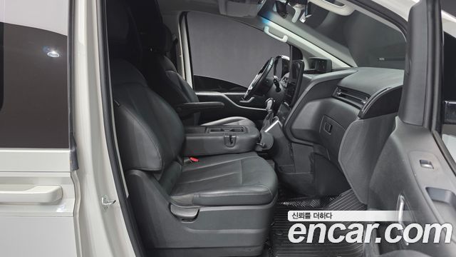 Hyundai Staria 2024 — photo 16