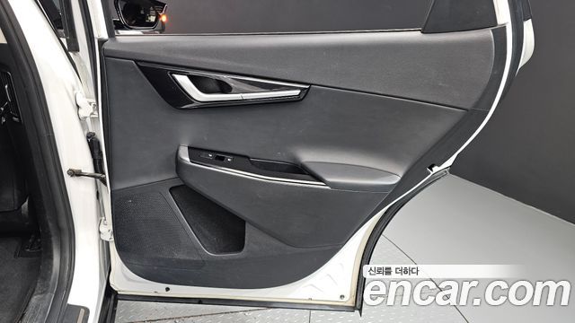 Kia EV6 2022 — photo 15