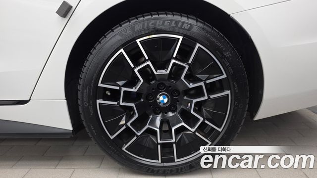 BMW i4 2025 — photo 7
