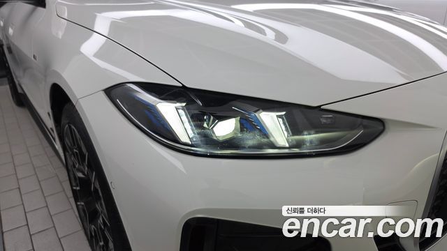BMW i4 2025 — photo 8
