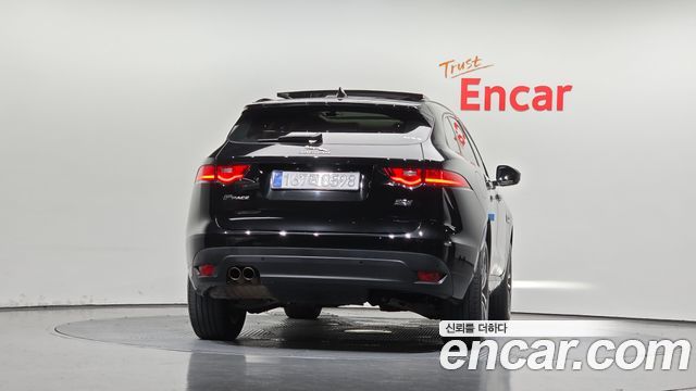 Jaguar F-PACE 2019 — photo 4