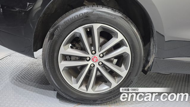 Jaguar F-PACE 2019 — photo 5
