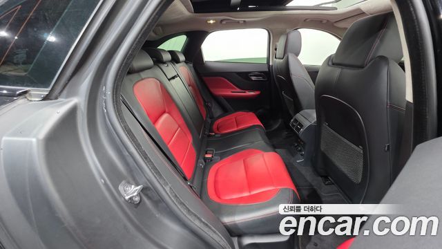 Jaguar F-PACE 2019 — photo 19