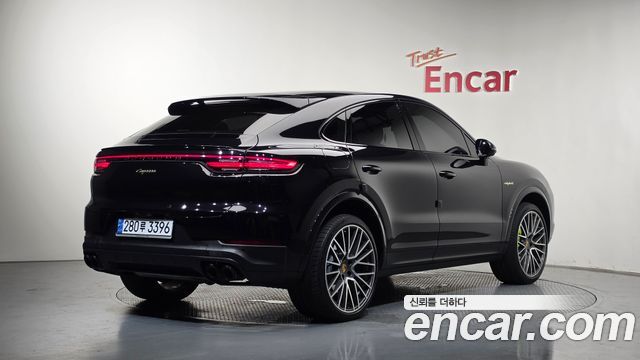 Porsche Cayenne 2020 — photo 2