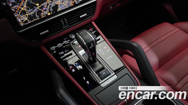 Porsche Cayenne 2020 — photo 9