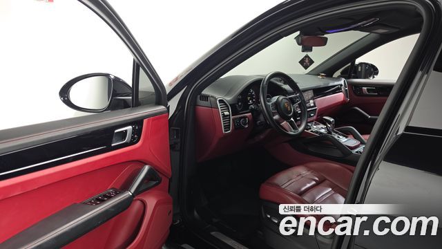 Porsche Cayenne 2020 — photo 10
