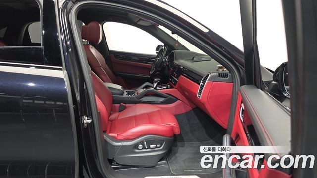 Porsche Cayenne 2020 — photo 11