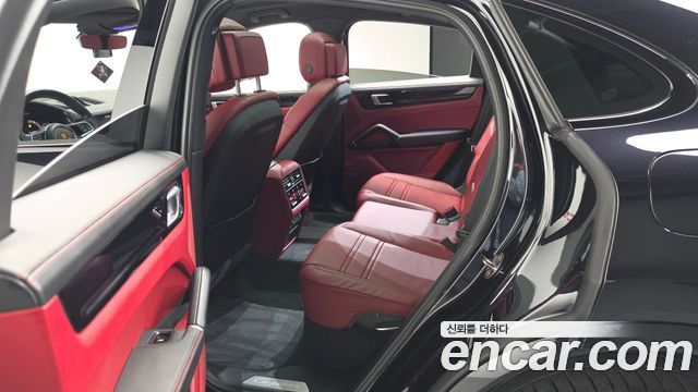 Porsche Cayenne 2020 — photo 12