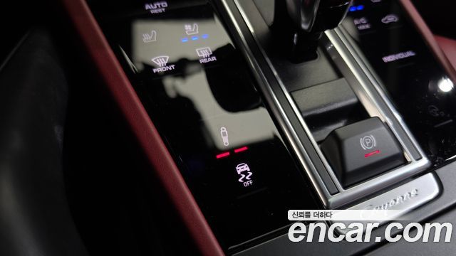 Porsche Cayenne 2020 — photo 19