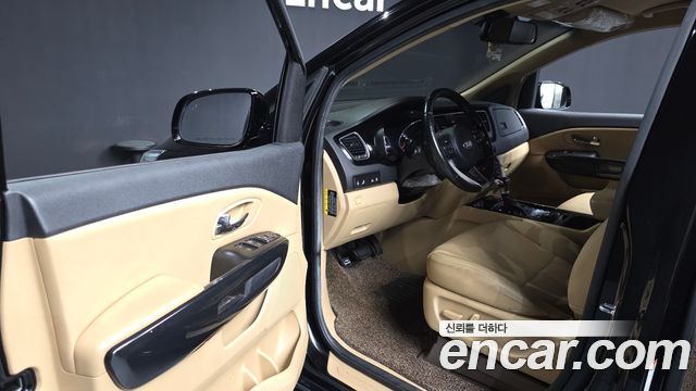 Kia Canival 2018 — photo 13
