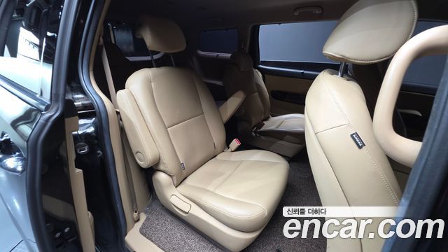 Kia Canival 2018 — photo 18