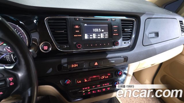 Kia Canival 2018 — photo 20