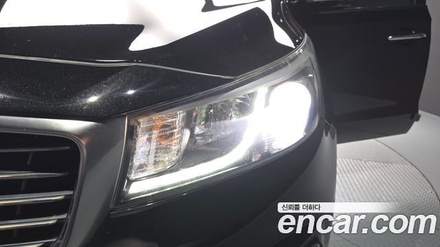 Kia Canival 2018 — photo 8