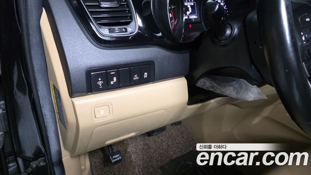 Kia Canival 2018 — photo 27
