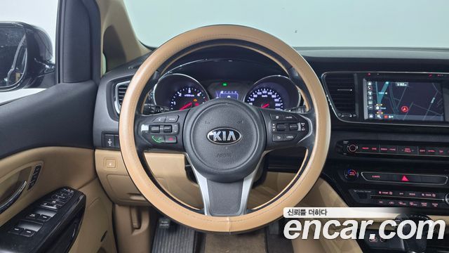 Kia Canival 2016 — photo 13
