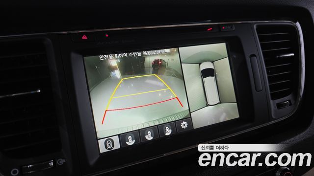 Kia Canival 2016 — photo 16
