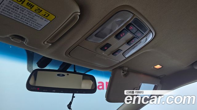 Kia Canival 2016 — photo 20