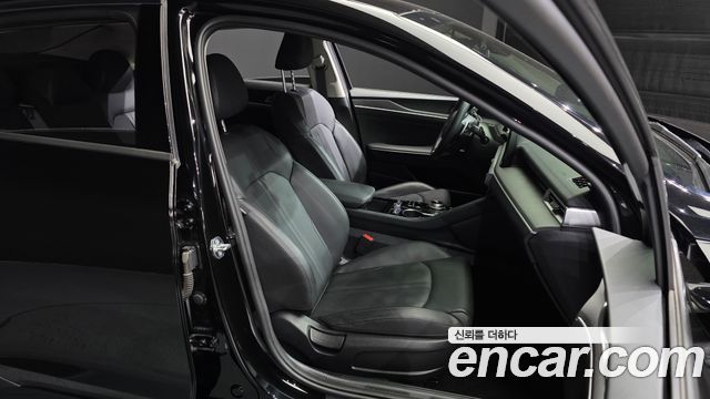 Kia K5 2023 — photo 16