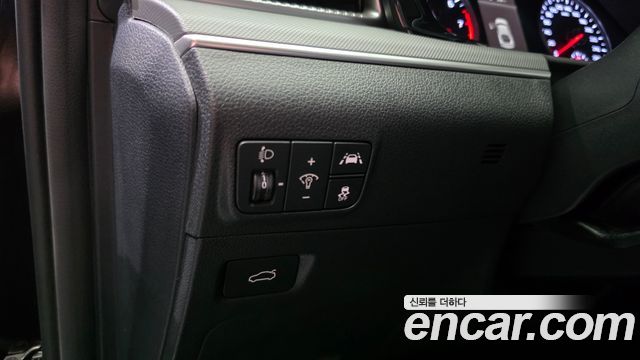 Kia K5 2023 — photo 28
