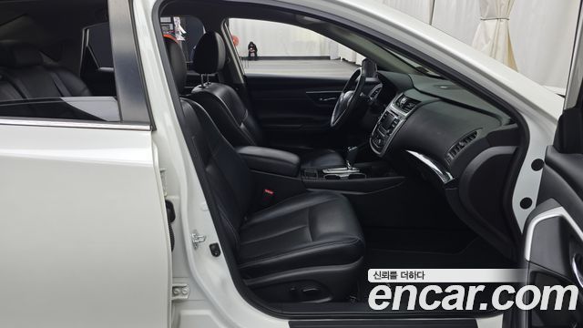 Nissan Altima 2017 — photo 11