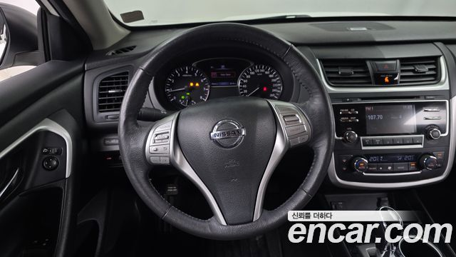 Nissan Altima 2017 — photo 13