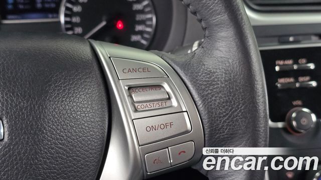 Nissan Altima 2017 — photo 17