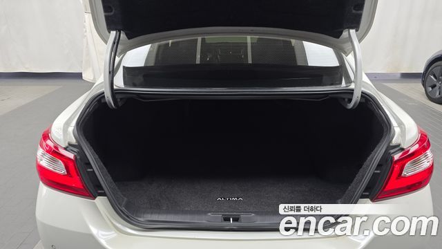 Nissan Altima 2017 — photo 20
