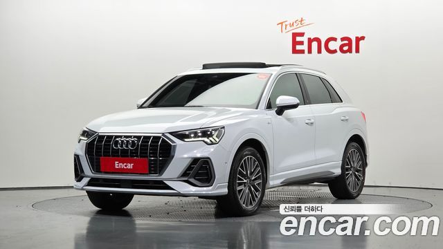 Audi Q3 2022 — photo 1