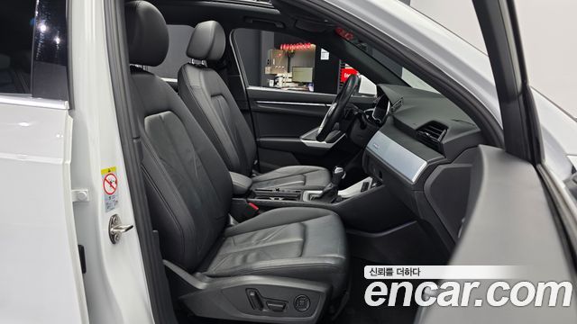 Audi Q3 2022 — photo 11