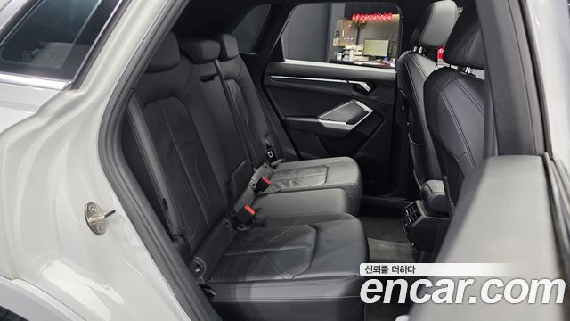 Audi Q3 2022 — photo 12