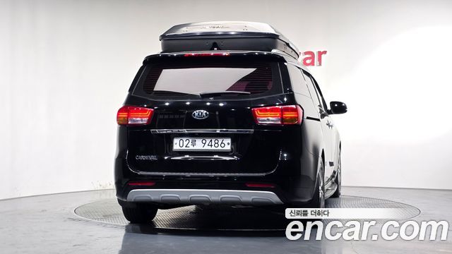 Kia Canival 2018 — photo 4