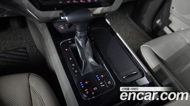 Kia Canival 2018 — photo 12