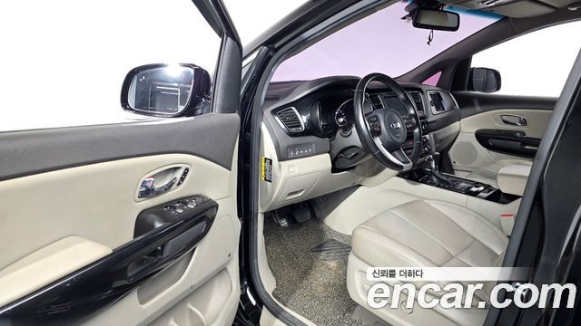 Kia Canival 2018 — photo 13
