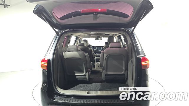 Kia Canival 2018 — photo 26