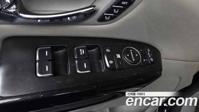 Kia Canival 2018 — photo 27