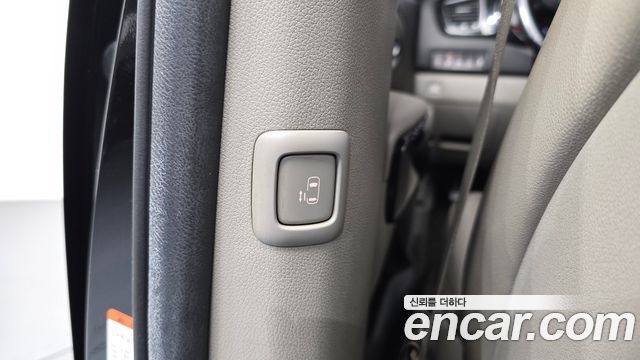Kia Canival 2018 — photo 32
