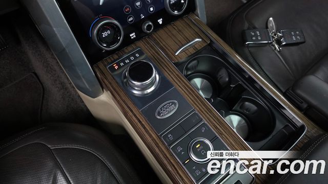 Land Rover Range Rover 2018 — photo 12