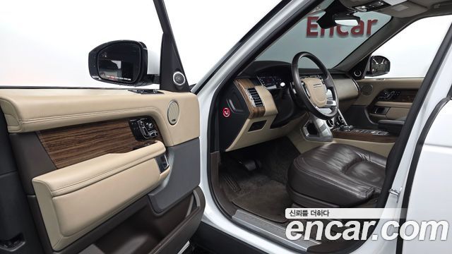 Land Rover Range Rover 2018 — photo 13