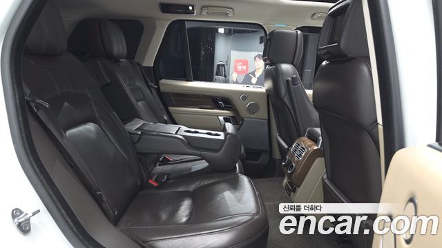 Land Rover Range Rover 2018 — photo 18