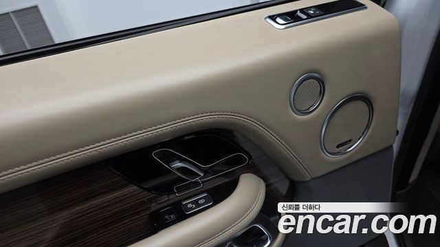 Land Rover Range Rover 2018 — photo 23