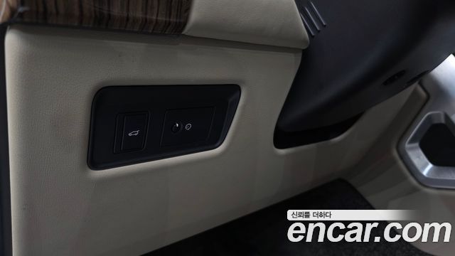 Land Rover Range Rover 2018 — photo 26