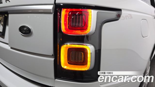 Land Rover Range Rover 2018 — photo 9