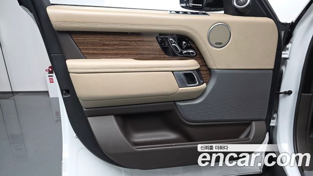 Land Rover Range Rover 2018 — photo 14