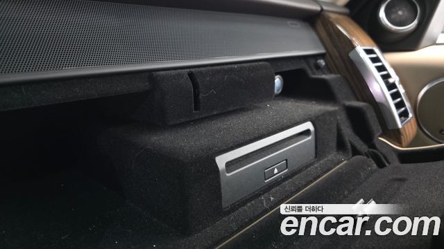 Land Rover Range Rover 2018 — photo 27