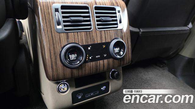 Land Rover Range Rover 2018 — photo 31