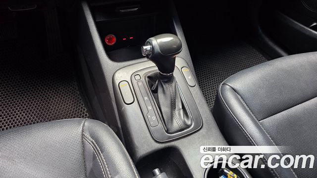 Kia K3 2013 — photo 12